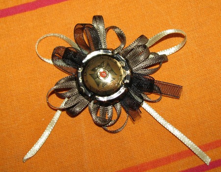 Lanson brooch